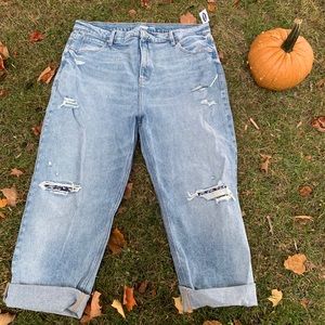 High Waisted Distressed Old Navy Jeans NWT